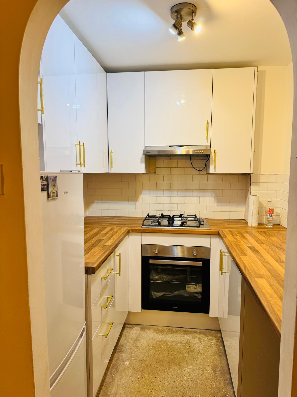 kitchen fitter in dagneham